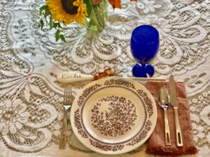 DIY Thanksgiving place setting with wooden spoon