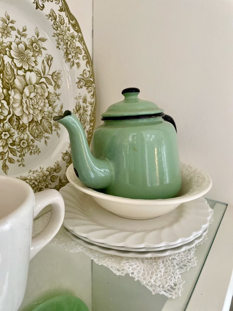 decorating with vintage enamelware