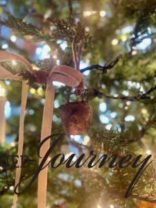 thrifting deals for Christmas tree decor