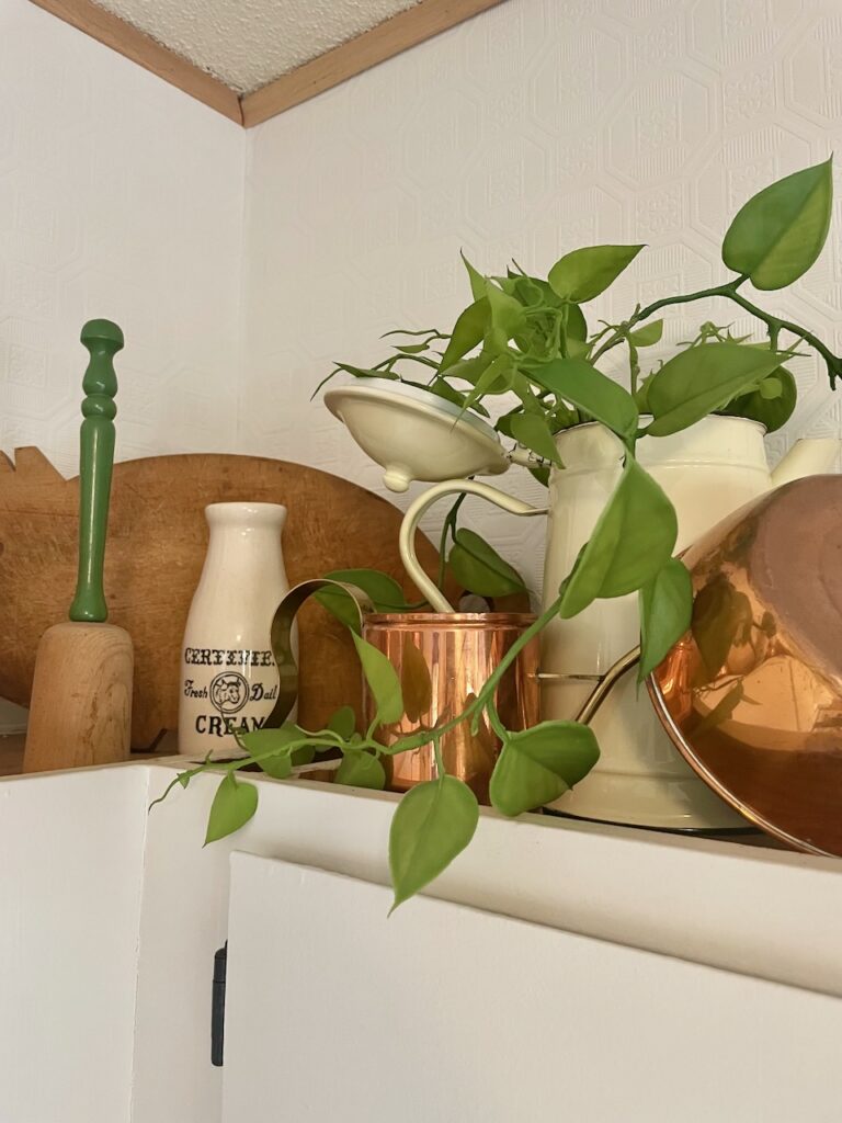 practical vintage kitchen decor on a budget