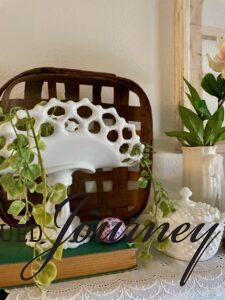 minimal decor used for Spring decorating