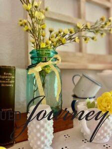 vintage room decor ideas with thrifted finds