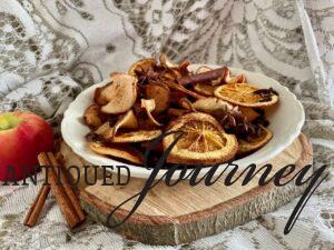 homemade potpourri with dried fruit for fall decorating