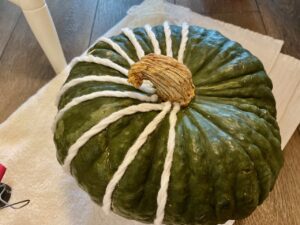 sweater pumpkin DIY with yarn