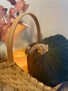 basket decor as an entryway vignette for fall