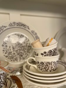 affordable fall decorating ideas with thrift finds