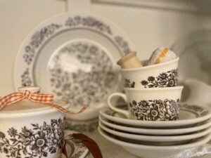 thrifted and vintage fall decorating with thrift store finds