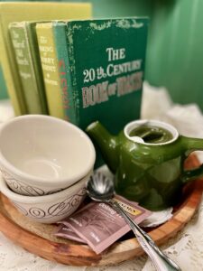 vintage books and mugs Christmas gift ideas thrifted