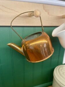  A small vintage copper pot found at the thrift store