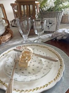 thrifted baskets table setting from Masterpieces of my Life for Thrifted Goodies with The Antiqued Journey