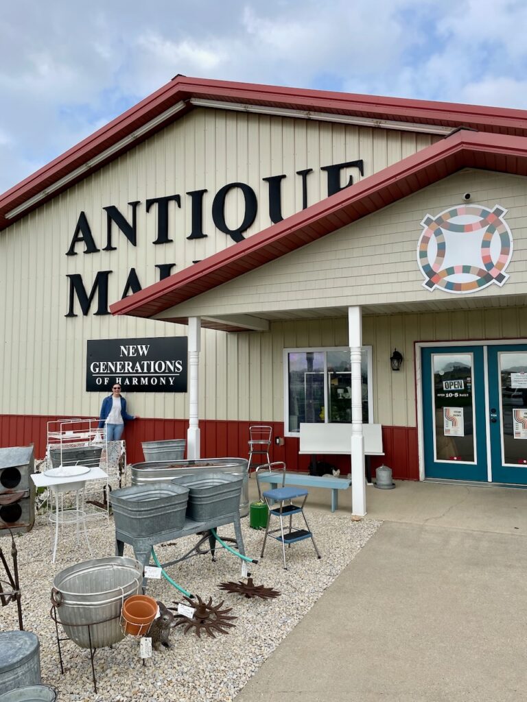 shopping at an antique mall for home decor...thrift stores vs. antique malls?