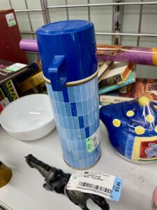 thrifting for vintage home decor