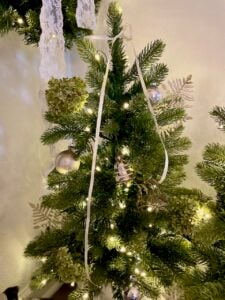 elegant, neutral Christmas decor